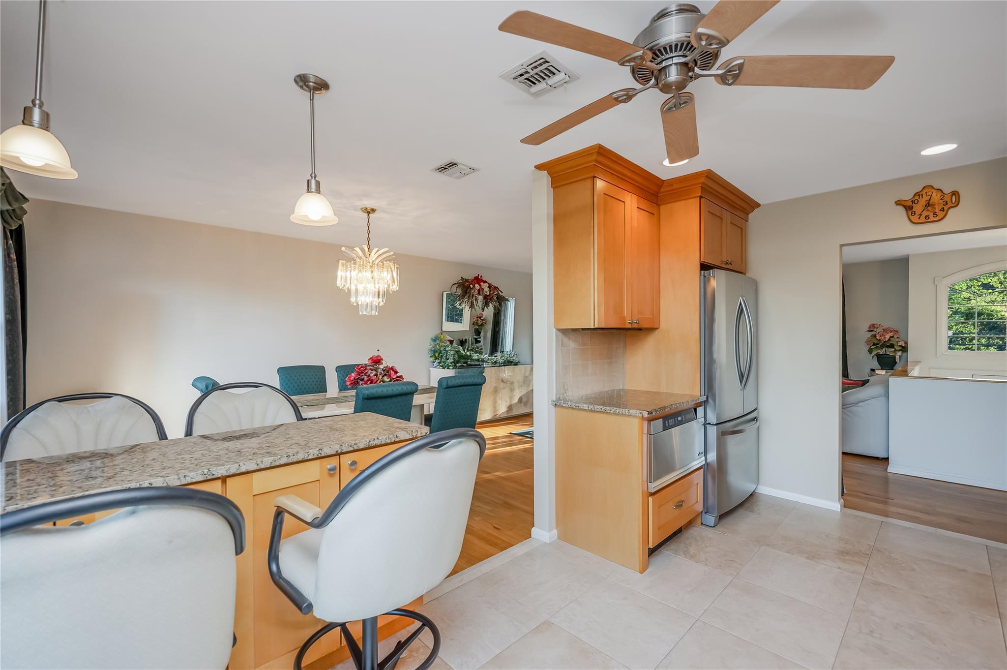 #12 photo, 287 Cedar Avenue, Islip , NY 11751