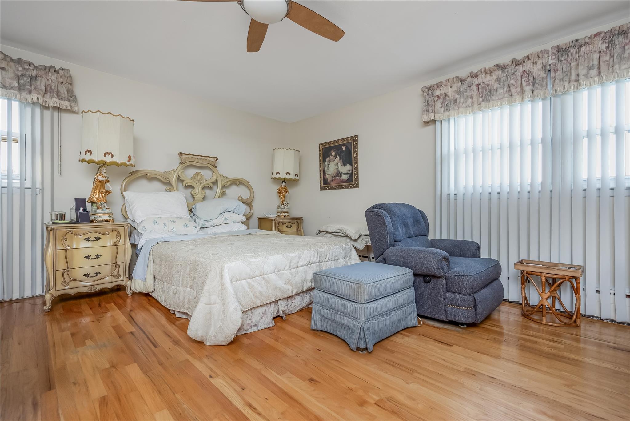 #15 photo, 287 Cedar Avenue, Islip , NY 11751