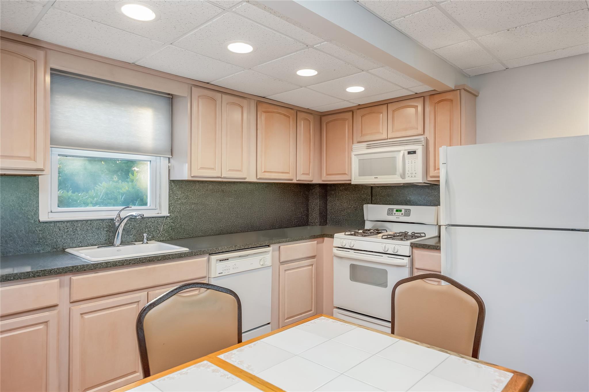 #18 photo, 287 Cedar Avenue, Islip , NY 11751