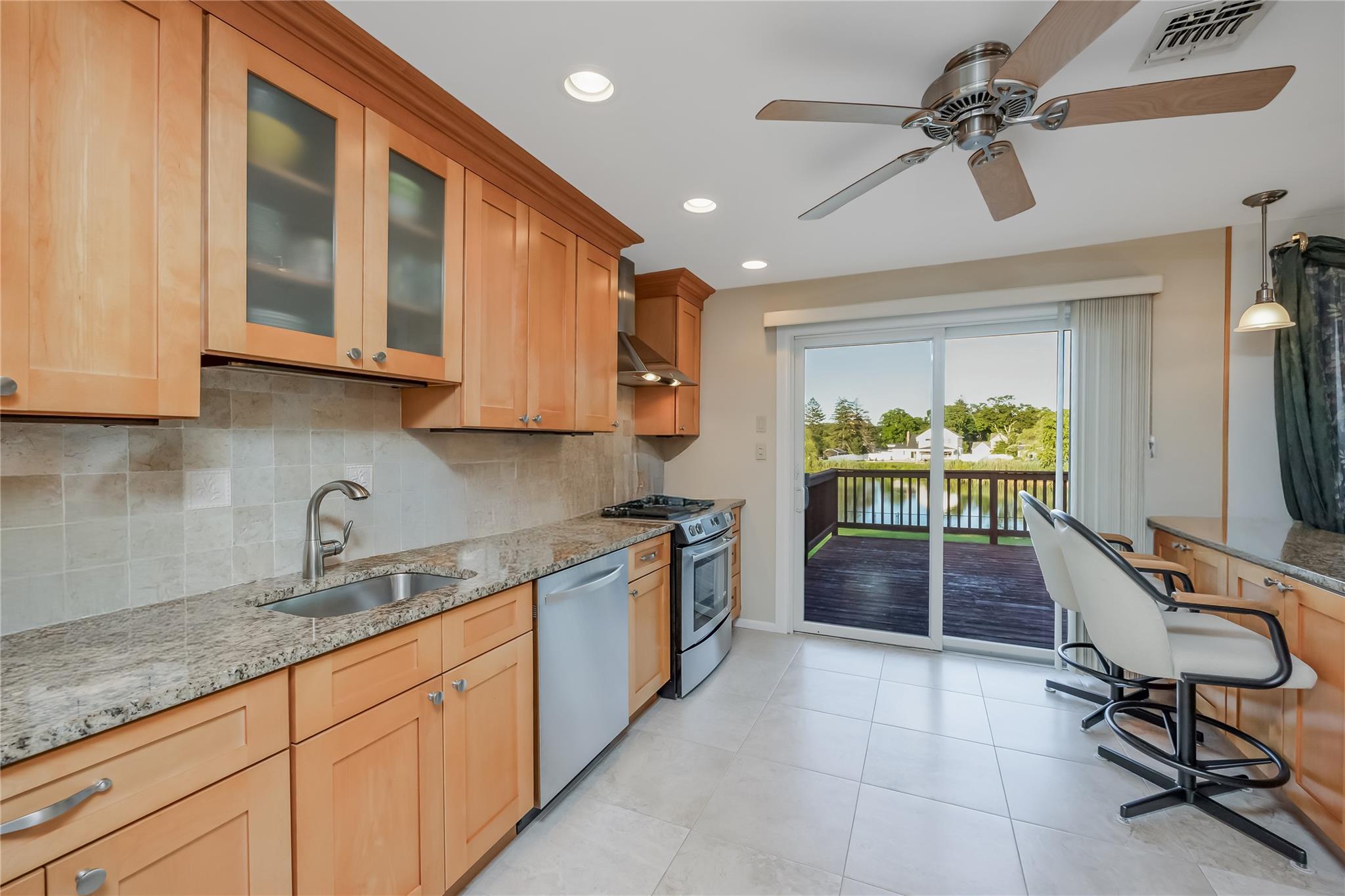 #4 photo, 287 Cedar Avenue, Islip , NY 11751