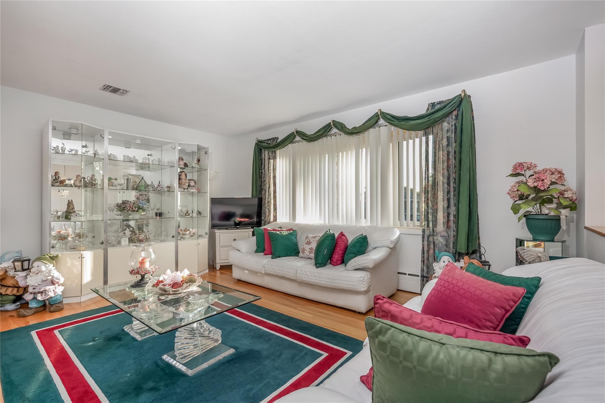 #8 photo, 287 Cedar Avenue, Islip , NY 11751