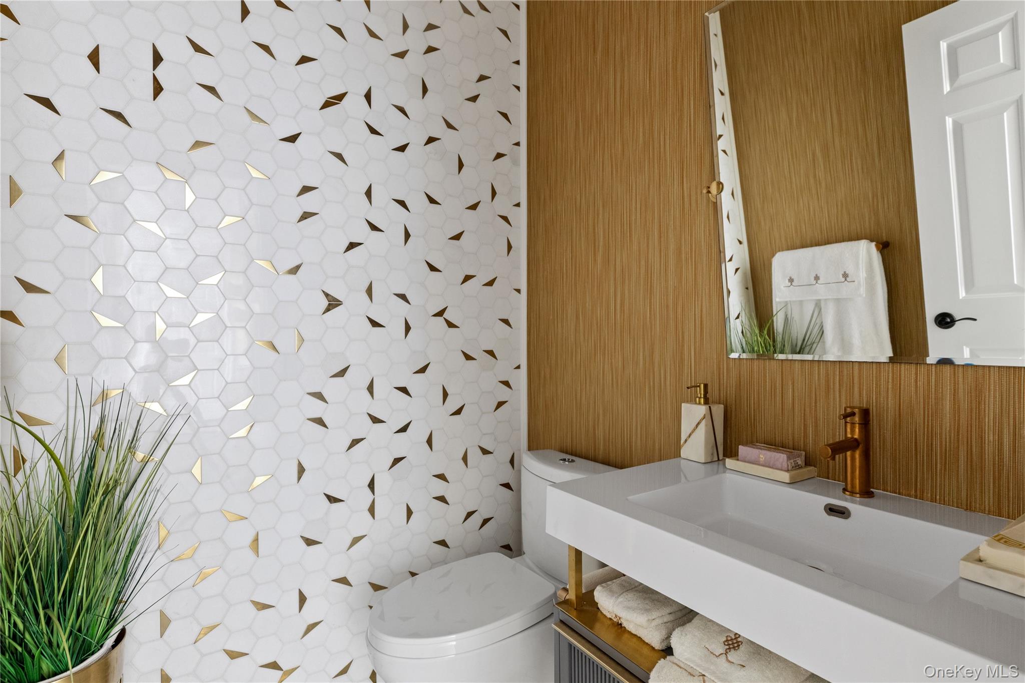 #16 photo, 23 Legends Circle, サフォーク郡 Melville , NY 11747