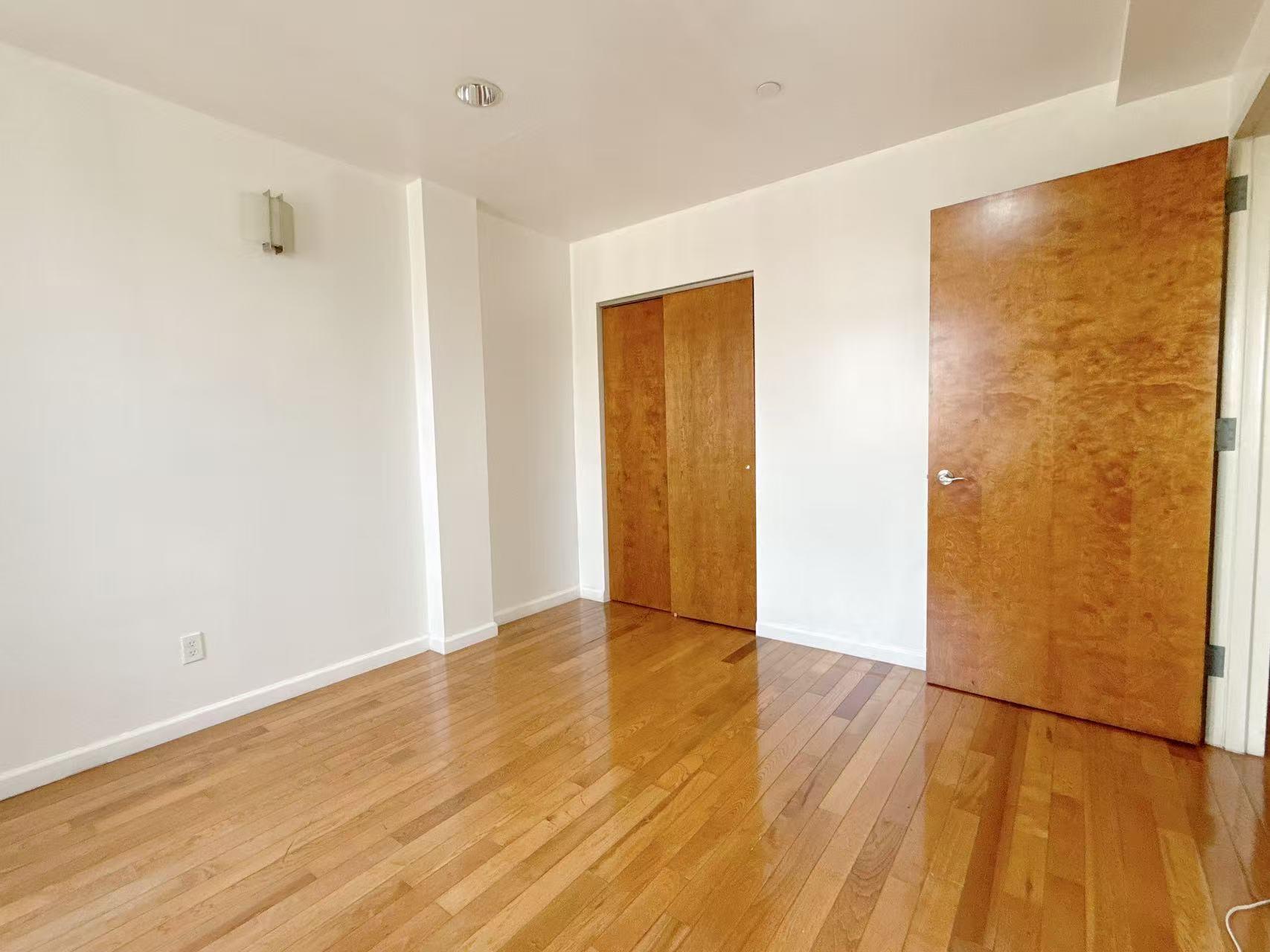 #4 photo, 149-06 Northern Boulevard, クイーンズ区 Flushing , NY 11354