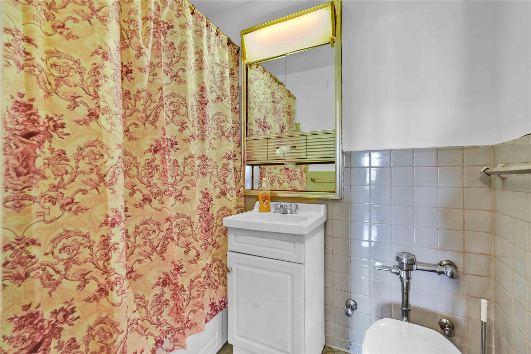 #20 photo, 99-30 59th Avenue, クイーンズ区 Corona , NY 11368