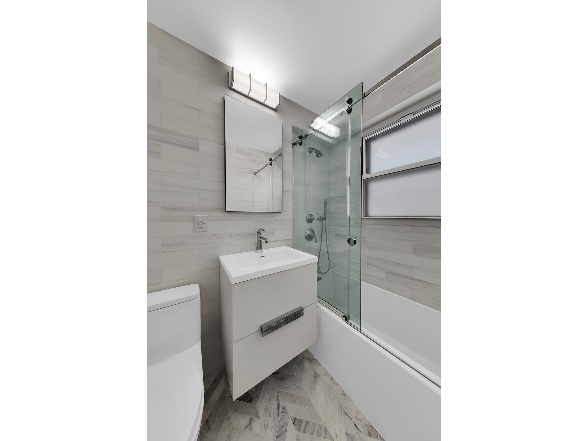 #6 photo, 360 E 72ND Street, Lenox Hill , NY 10021