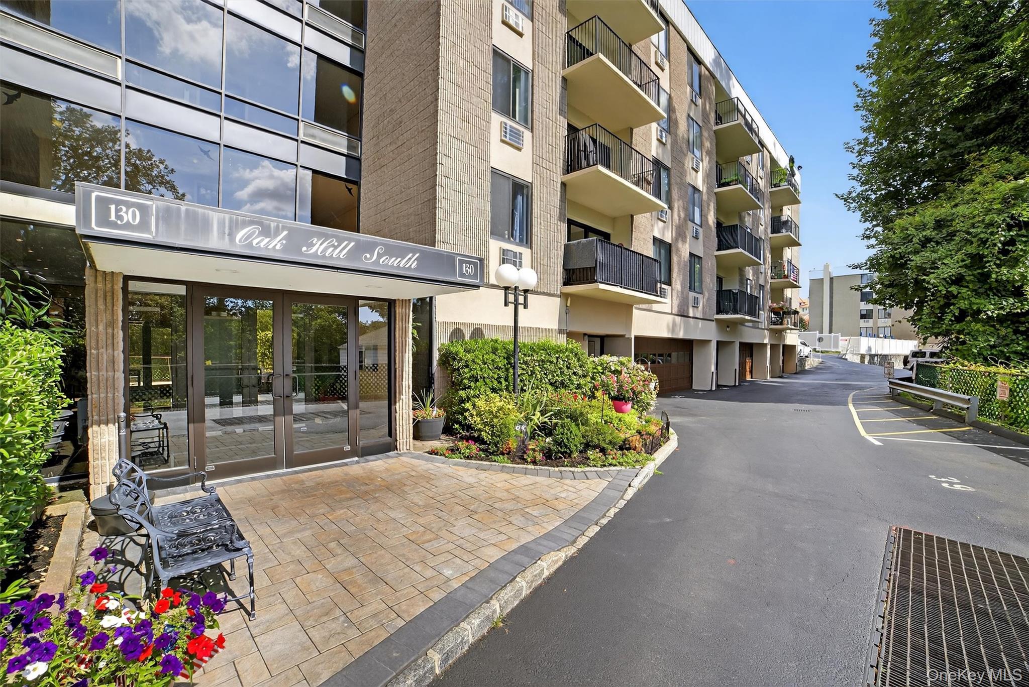 #1 photo, 130 Colonial Parkway, Yonkers , NY 10710