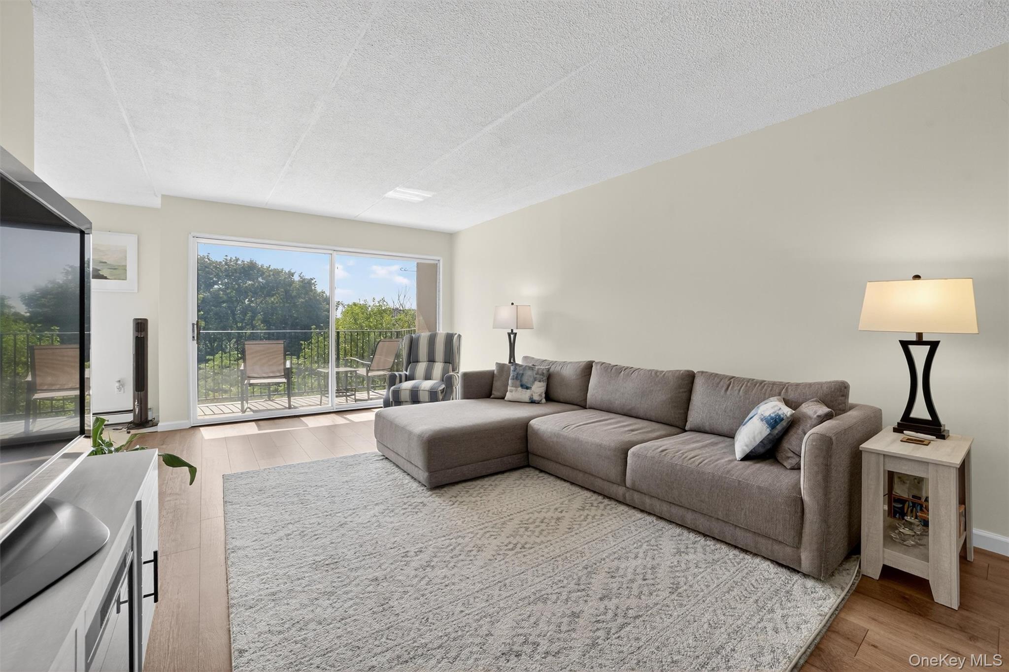 #4 photo, 130 Colonial Parkway, Yonkers , NY 10710