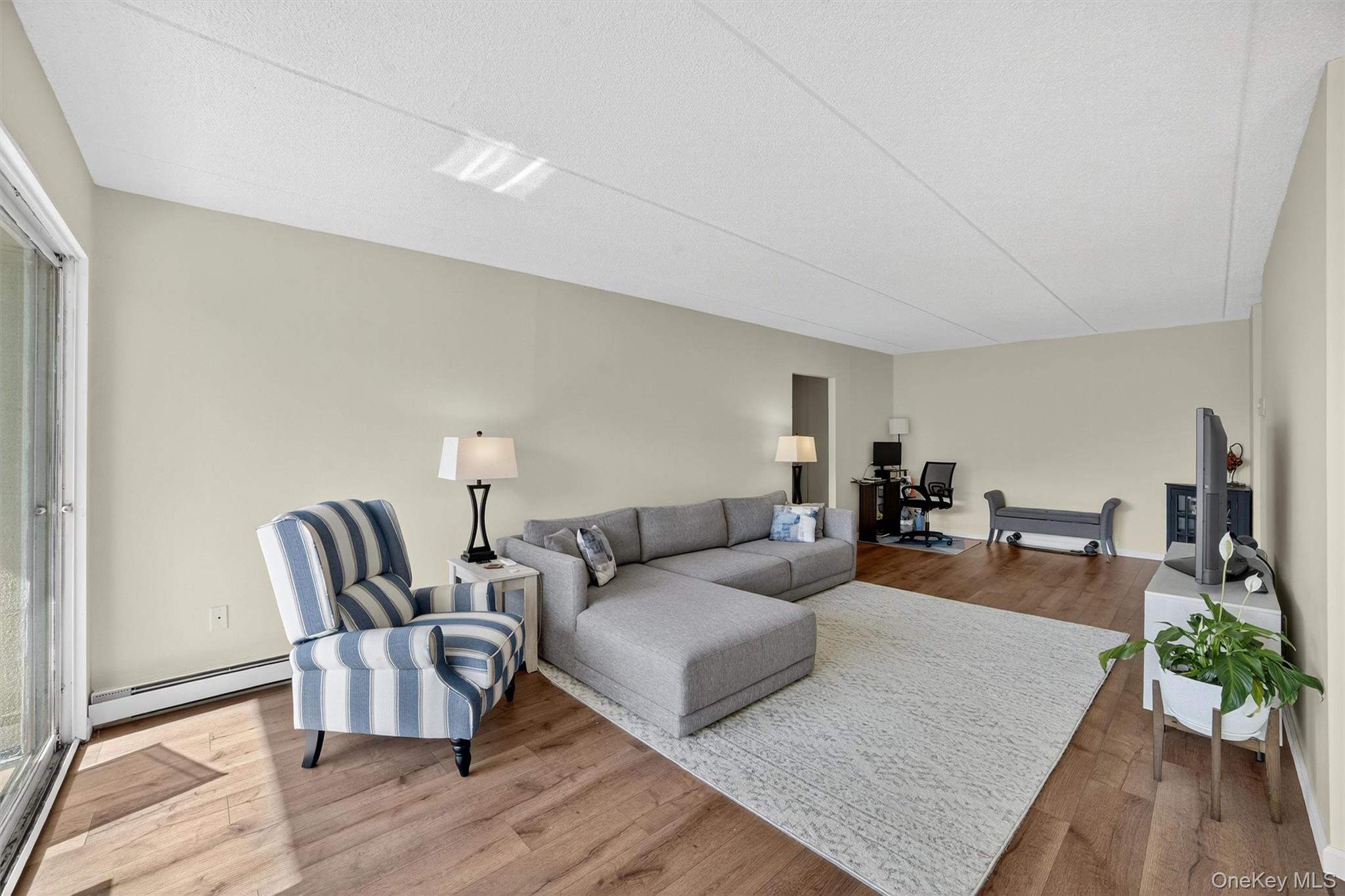 #7 photo, 130 Colonial Parkway, Yonkers , NY 10710