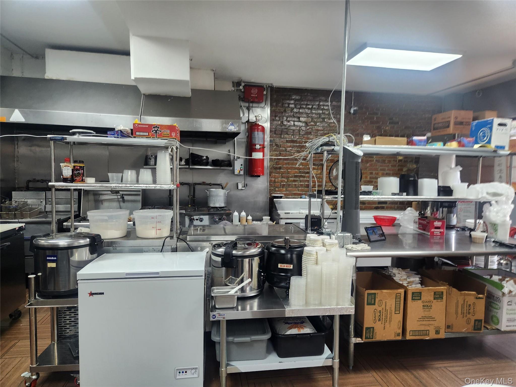 #5 photo, 38-70 10th St, クイーンズ区 Long Island City , NY 11101