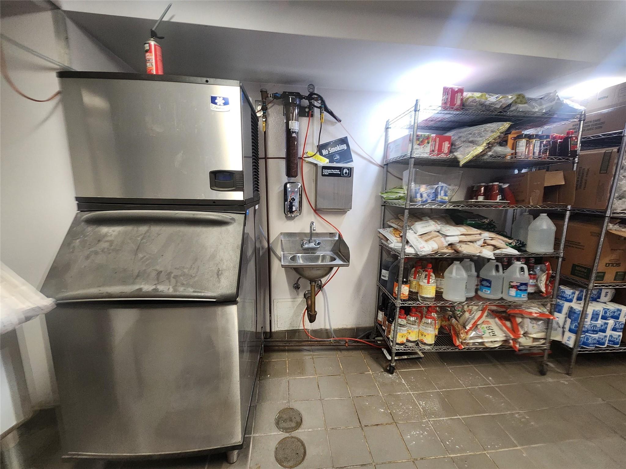 #17 photo, 45-13 Broadway, Astoria , NY 11103