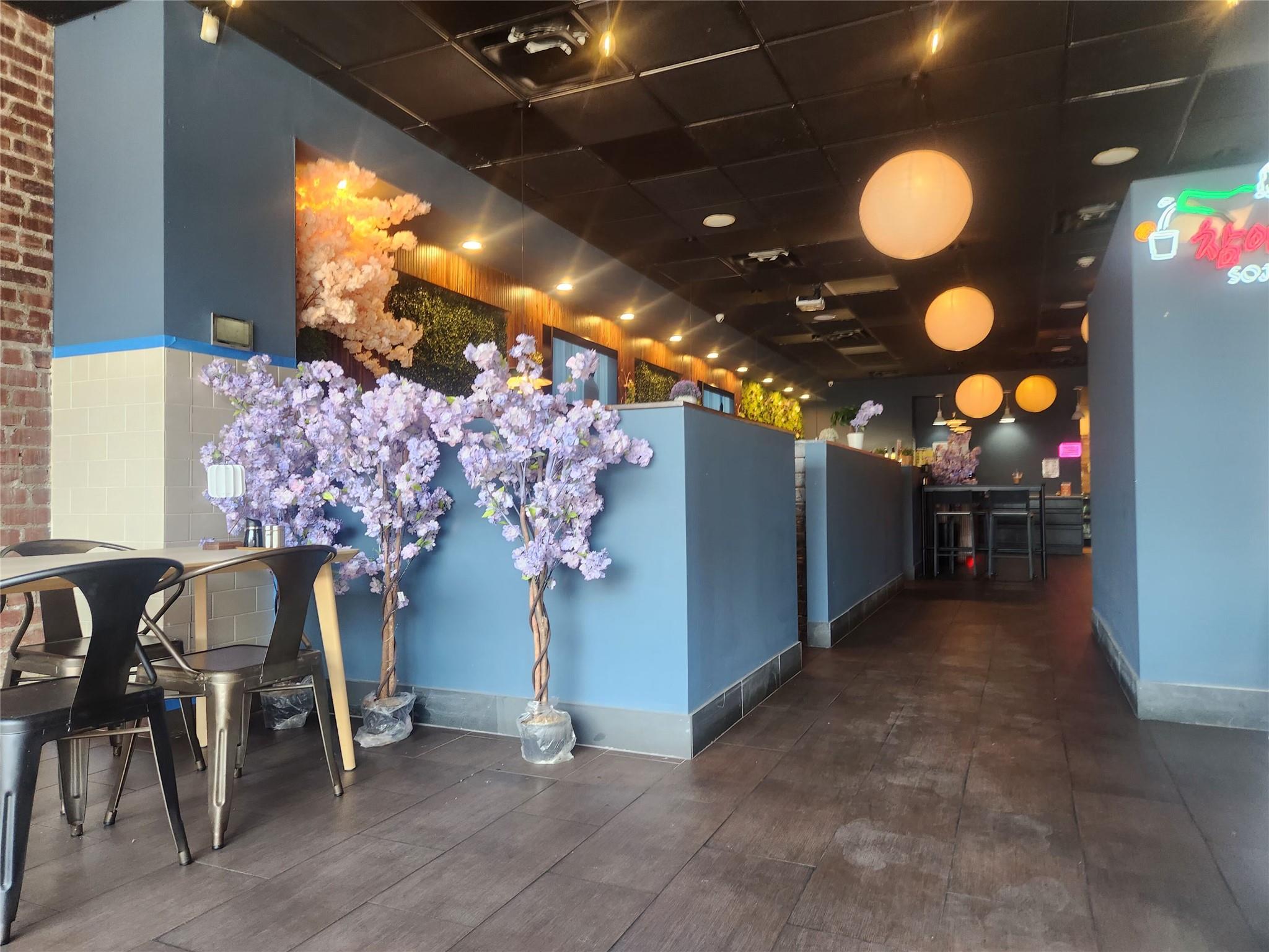 #4 photo, 45-13 Broadway, Astoria , NY 11103