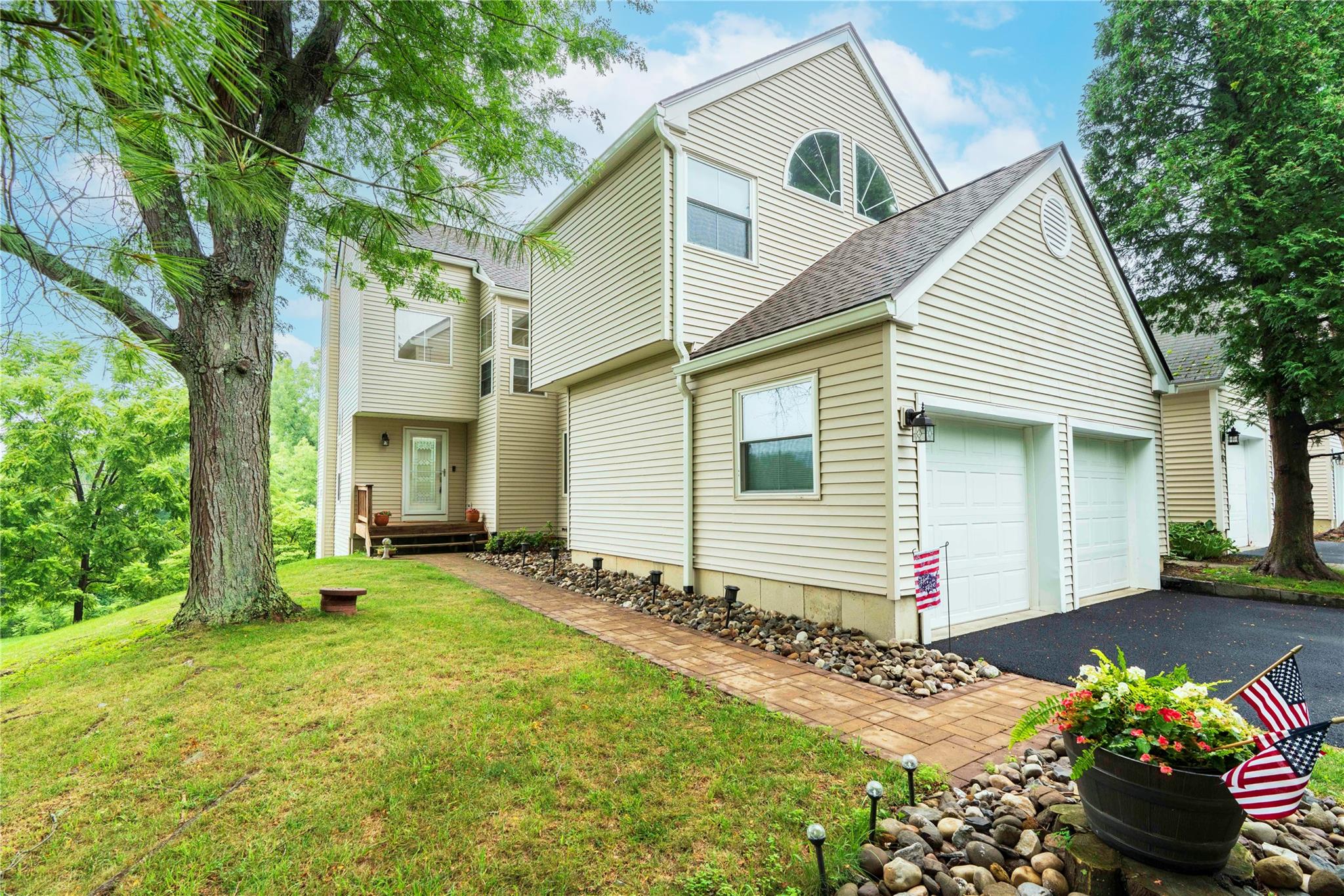 #1 photo, 8 Skidmore Road, Poughquag , NY 12570