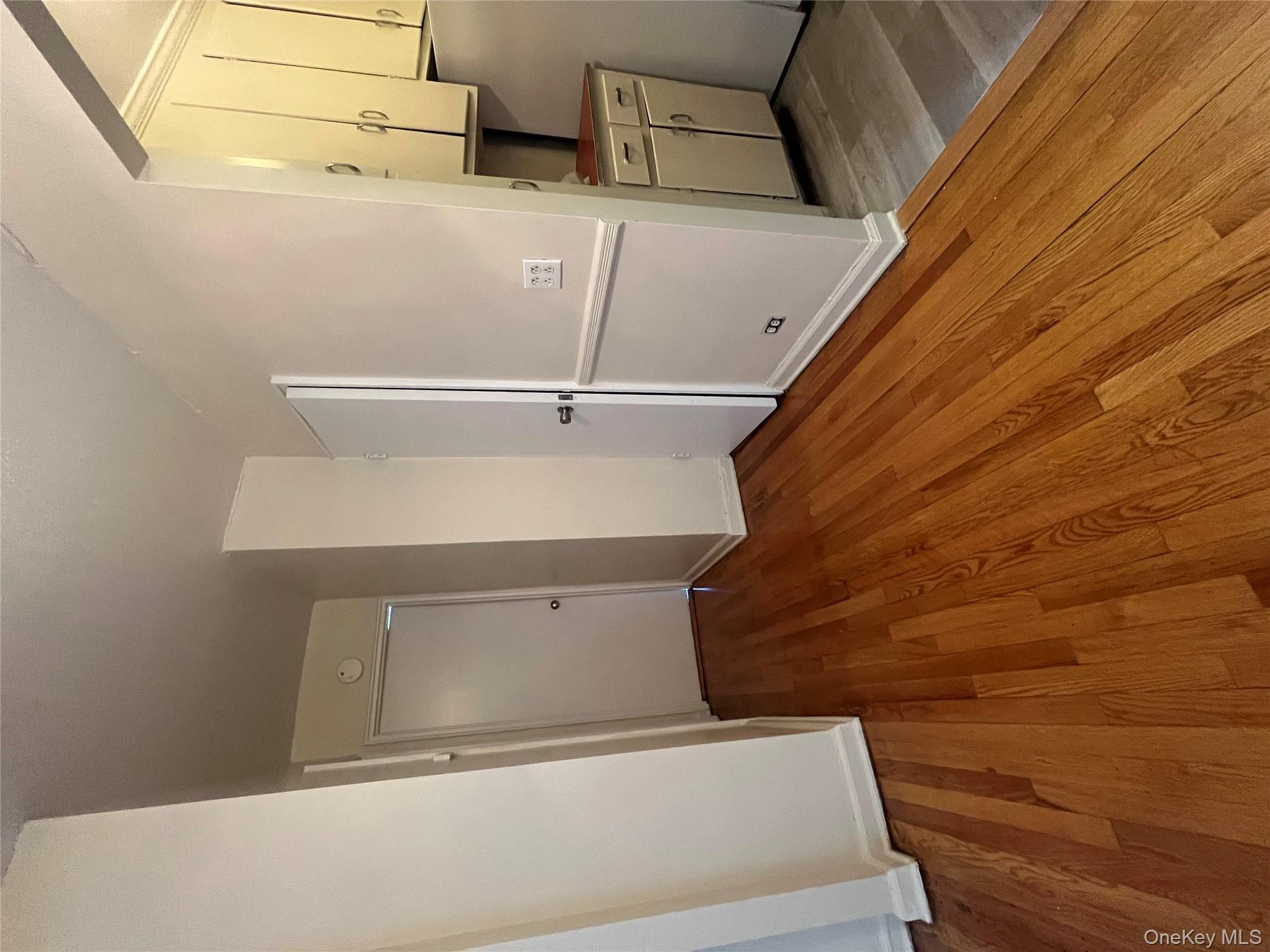 #13 photo, 325 E 201 Street, Bronx , NY 10458