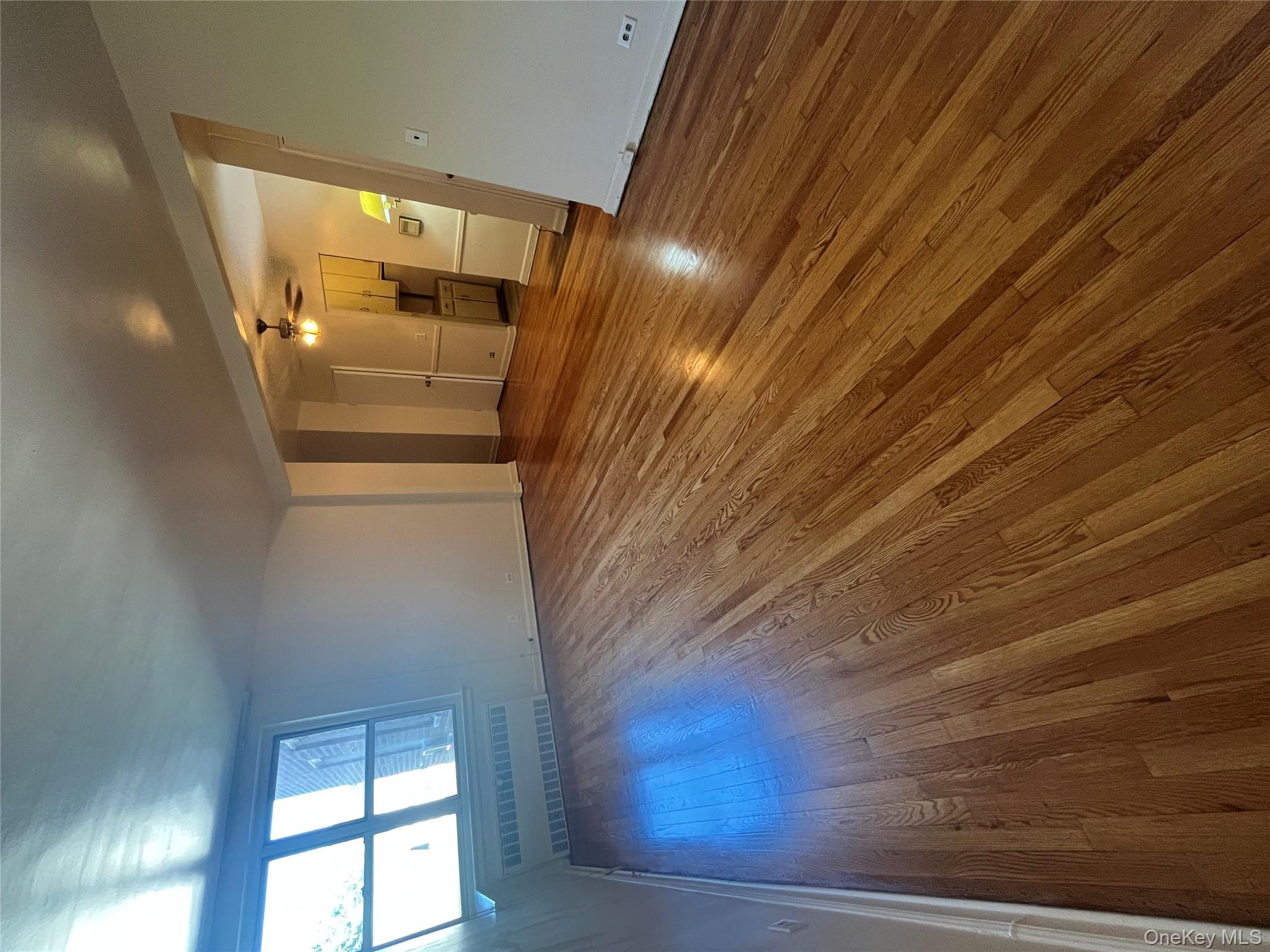 #17 photo, 325 E 201 Street, Bronx , NY 10458