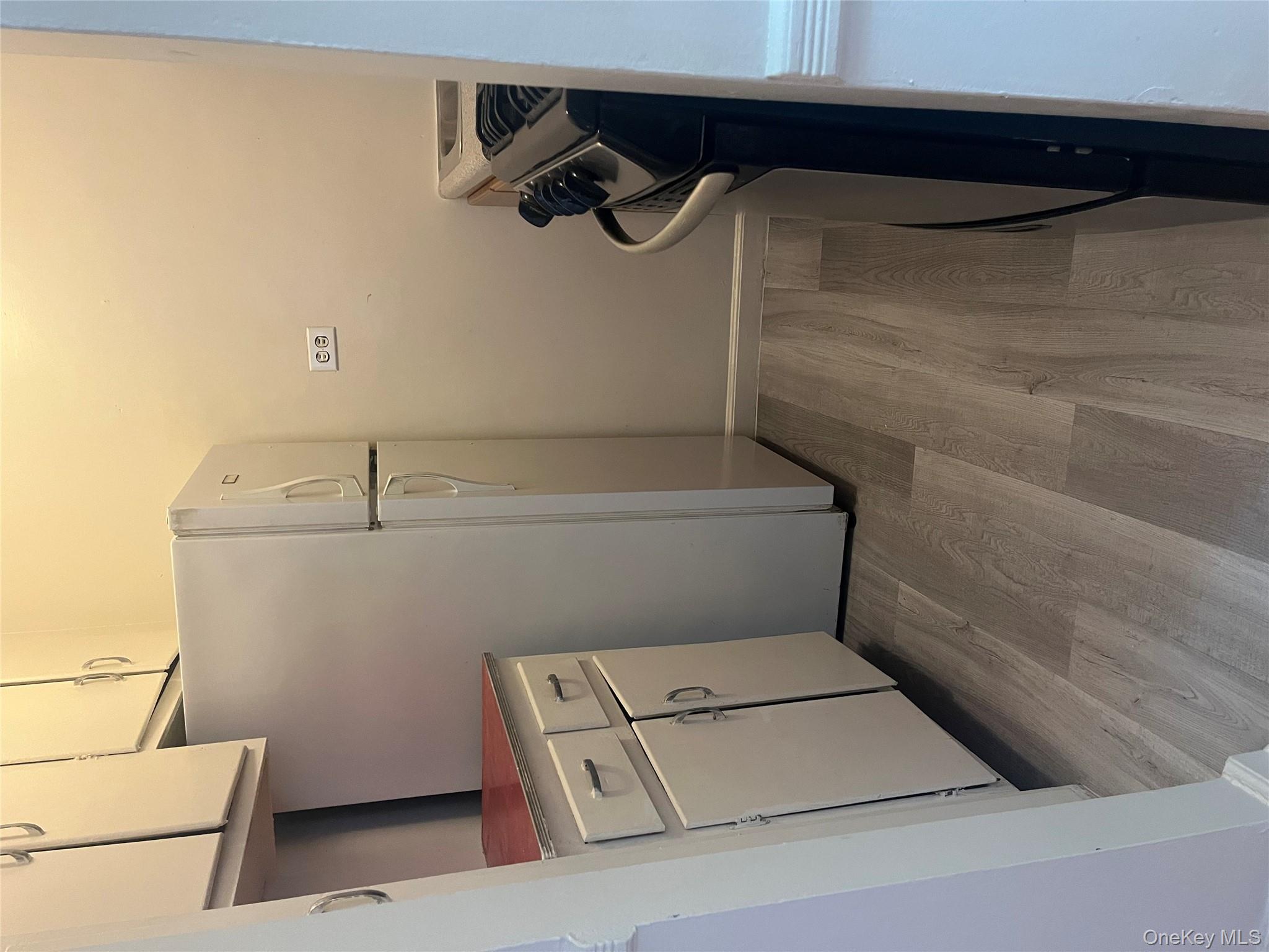 #5 photo, 325 E 201 Street, Bronx , NY 10458