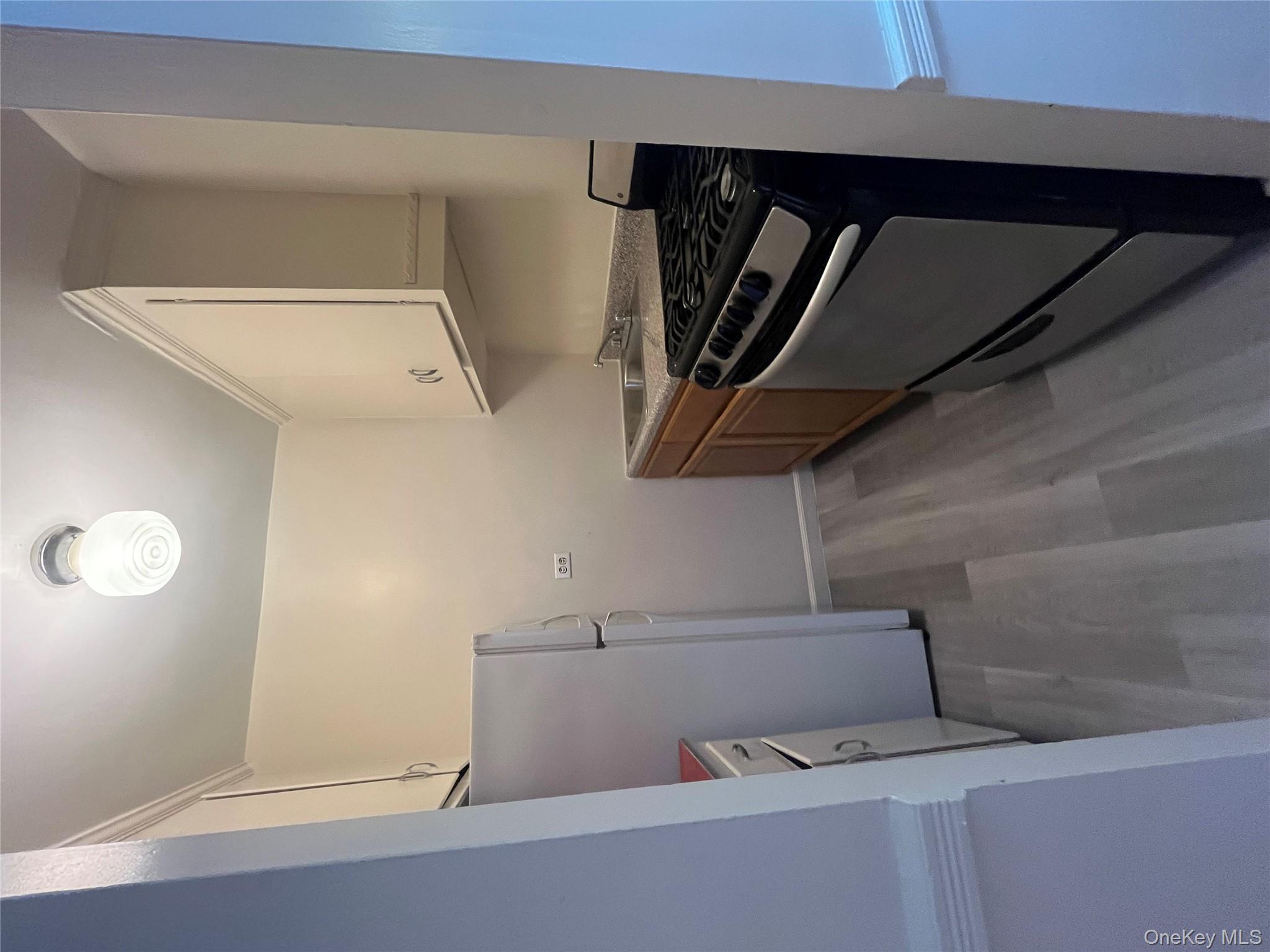 #6 photo, 325 E 201 Street, Bronx , NY 10458