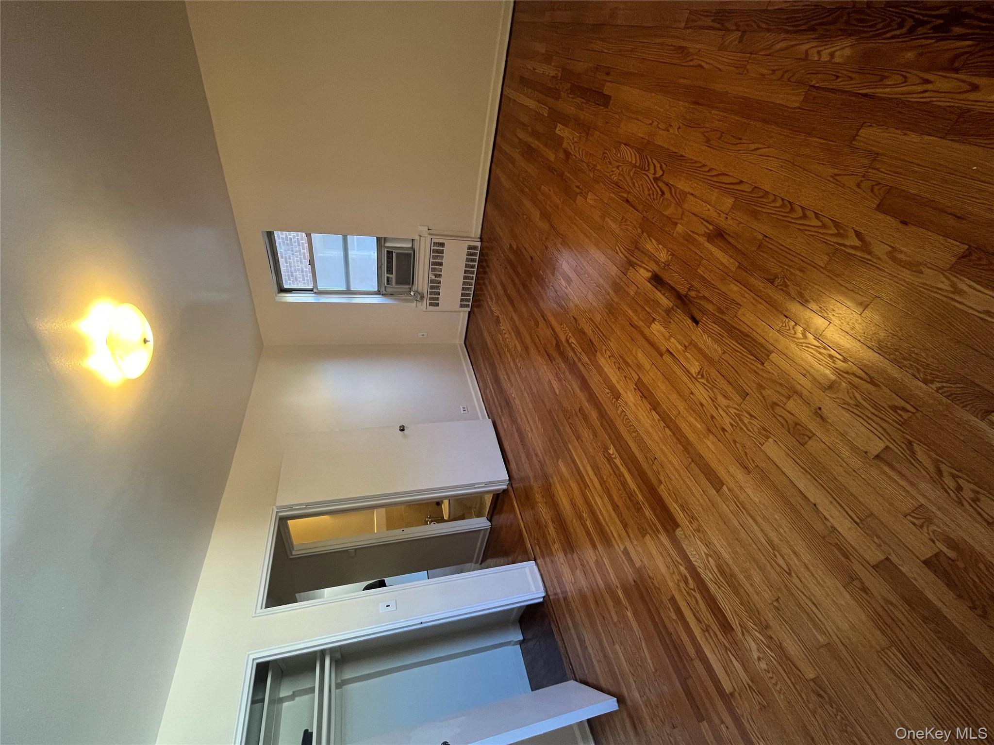 #9 photo, 325 E 201 Street, Bronx , NY 10458