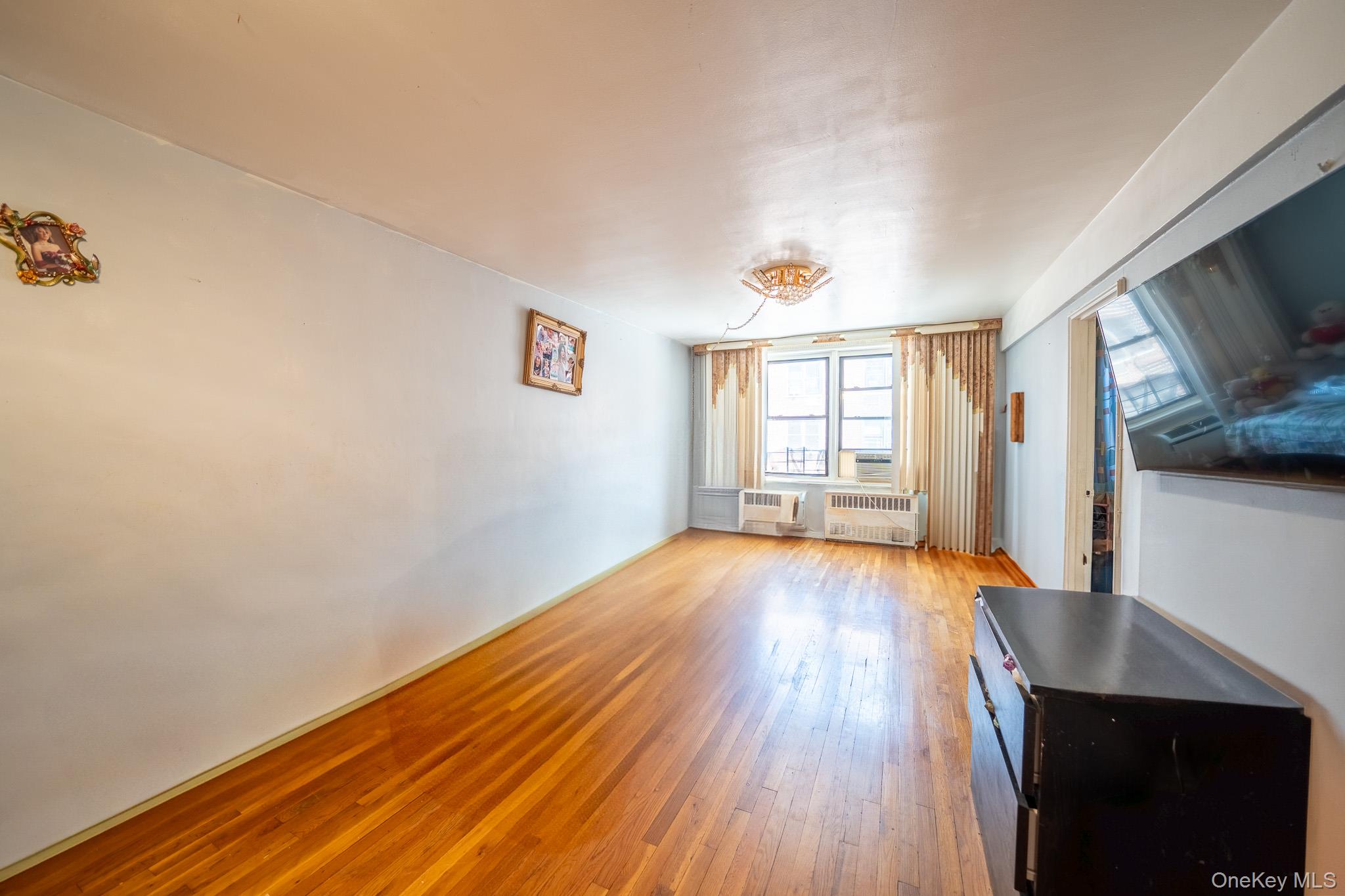 #3 photo, 108-49 63RD Avenue, クイーンズ区 Forest Hills , NY 11375