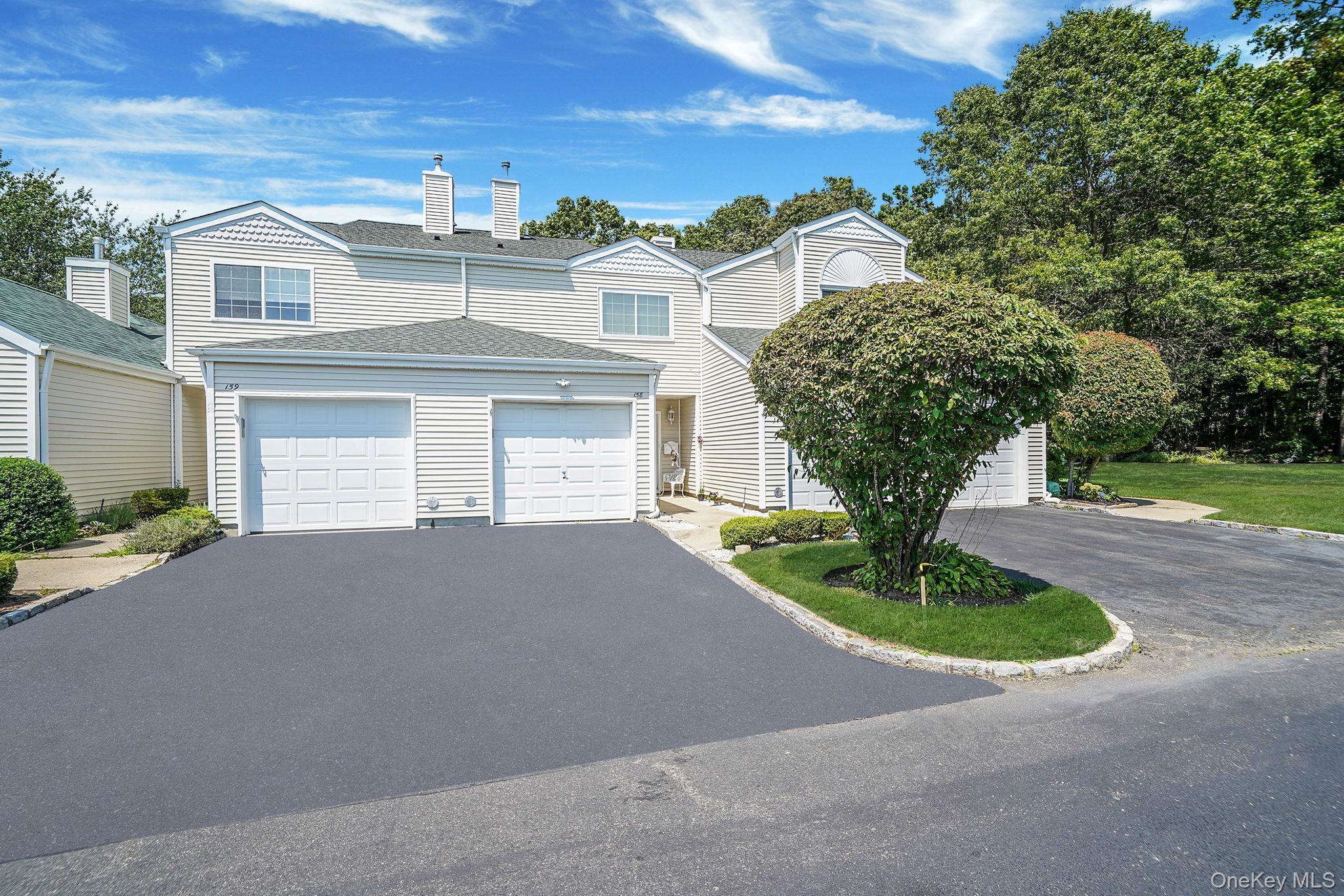 #1 photo, 158 Gothic Circle, Manorville , NY 11949