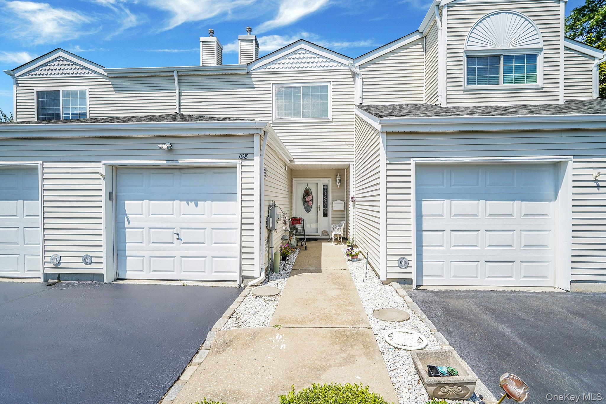 #2 photo, 158 Gothic Circle, サフォーク郡 Manorville , NY 11949