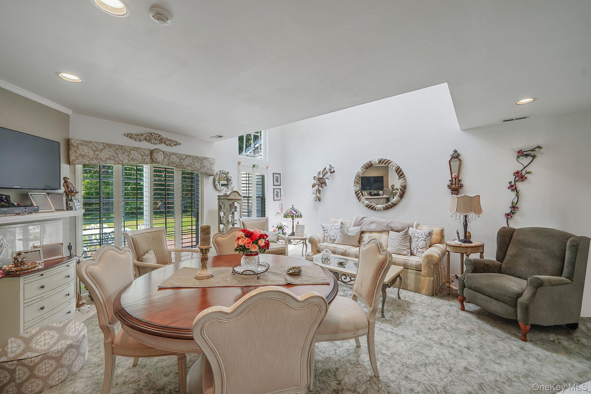 #5 photo, 158 Gothic Circle, サフォーク郡 Manorville , NY 11949