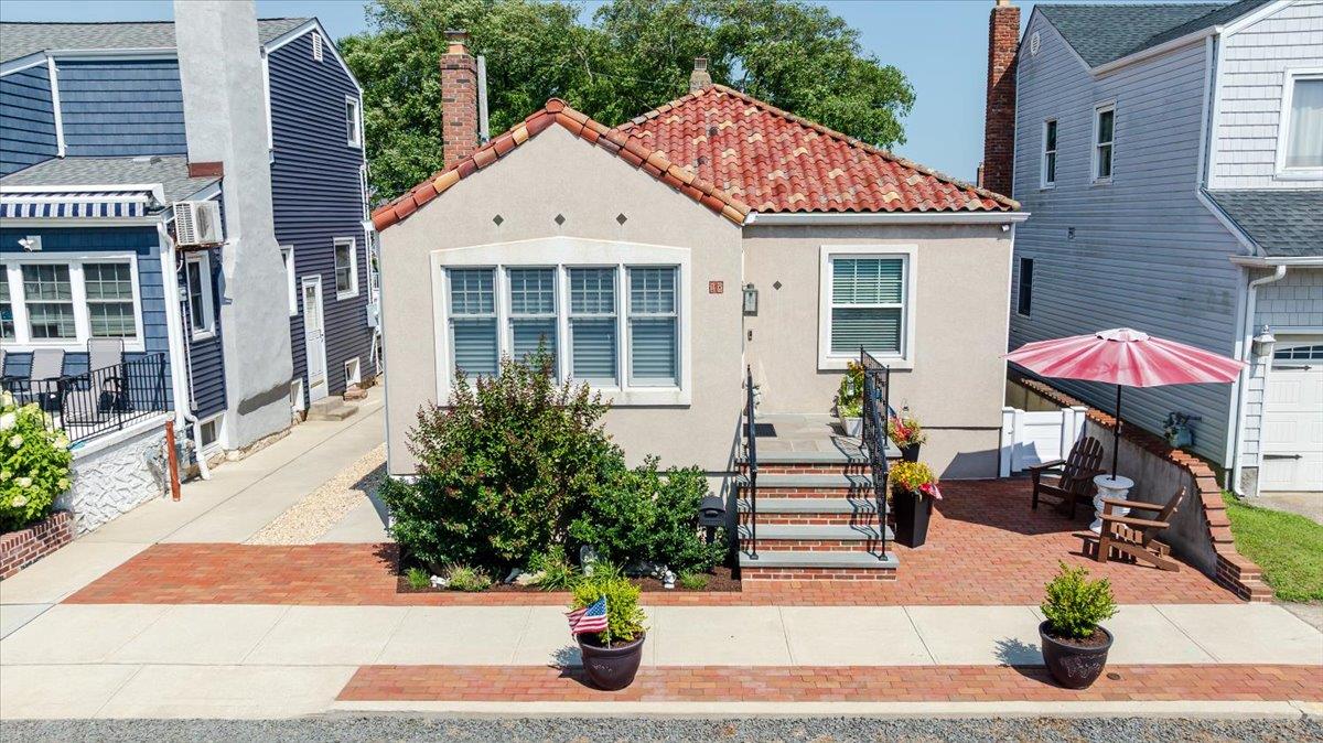 #1 photo, 18 Curley Street, Long Beach , NY 11561