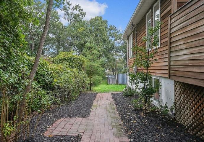 #3 photo, 59 Riverside Avenue, サフォーク郡 Mastic Beach , NY 11951