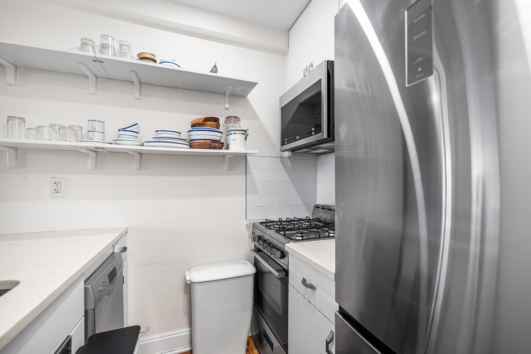 #9 photo, 235 W 102nd Street, マンハッタン New York (Manhattan) , NY 10025