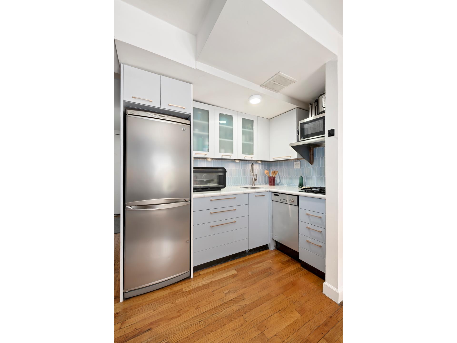 #3 photo, 160 E 26TH Street, Kips Bay , NY 10010