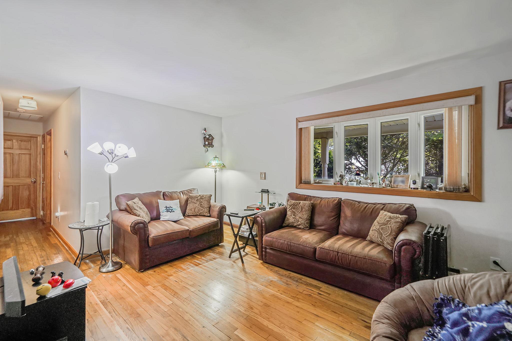 #10 photo, 43 Bowdoin Road, 東長島 Centereach , NY 11720