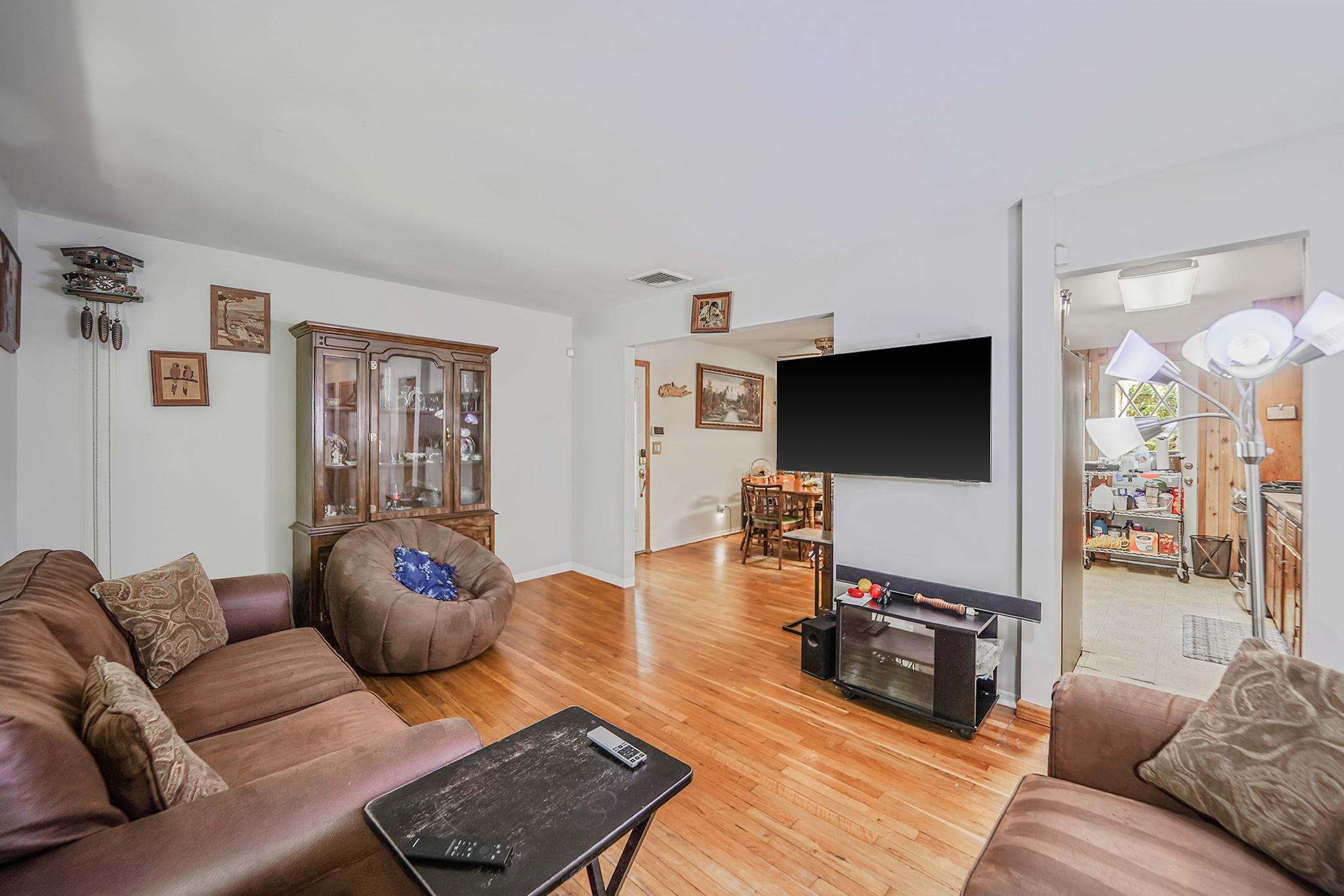 #12 photo, 43 Bowdoin Road, 東長島 Centereach , NY 11720