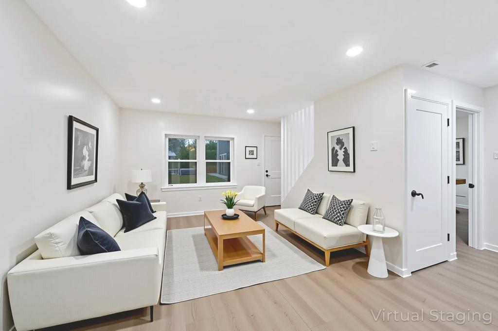 #10 photo, 312 Abbington Court, 東長島 Copiague , NY 11726