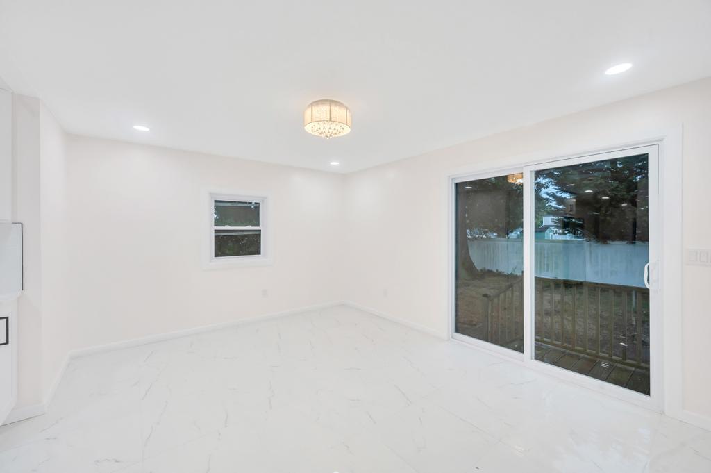 #12 photo, 312 Abbington Court, 東長島 Copiague , NY 11726