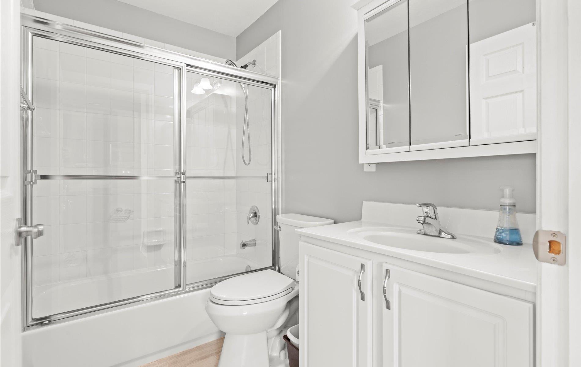 #13 photo, 1002 Willow Lane, ナッソー郡 Valley Stream , NY 11580