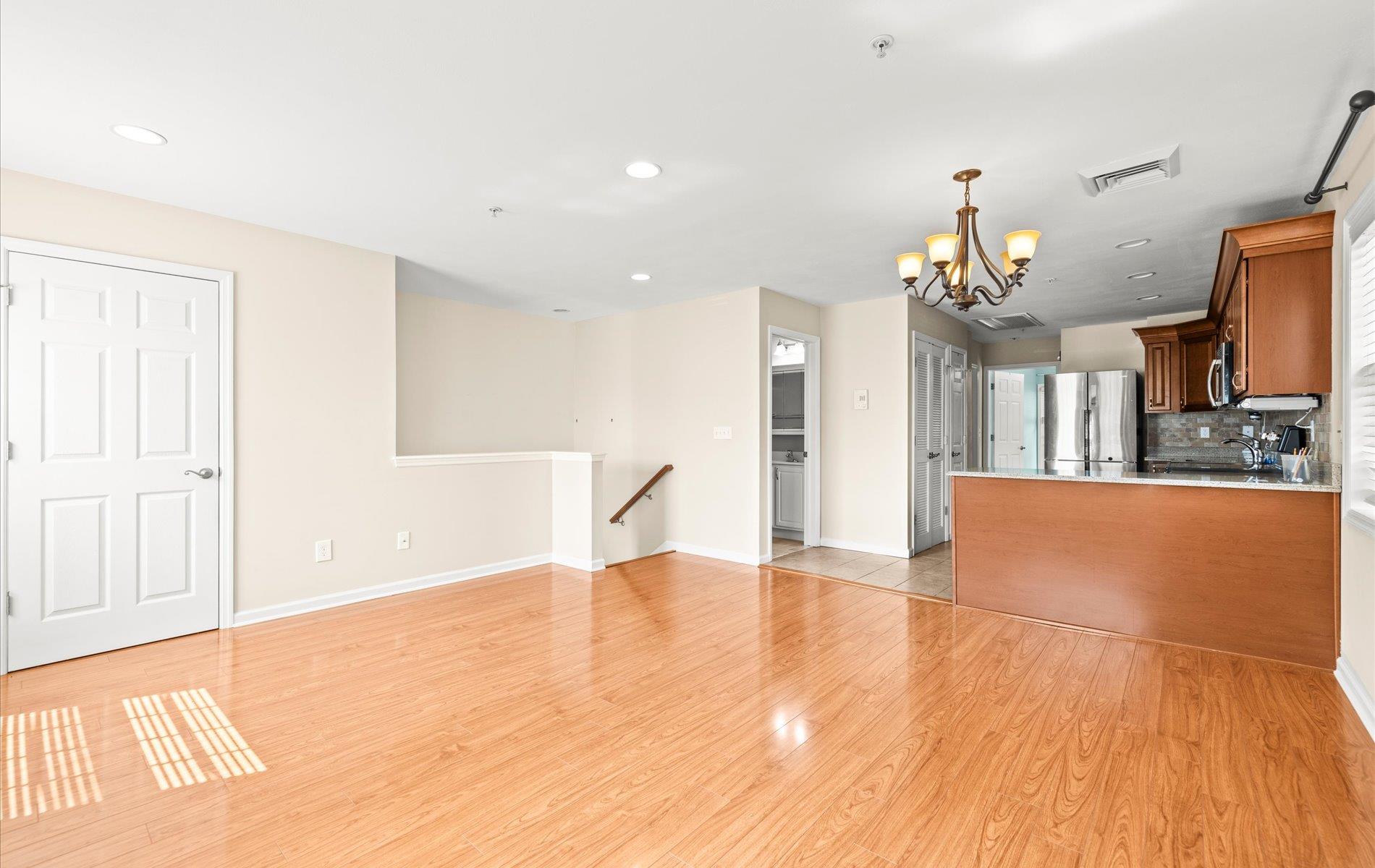 #5 photo, 1002 Willow Lane, ナッソー郡 Valley Stream , NY 11580