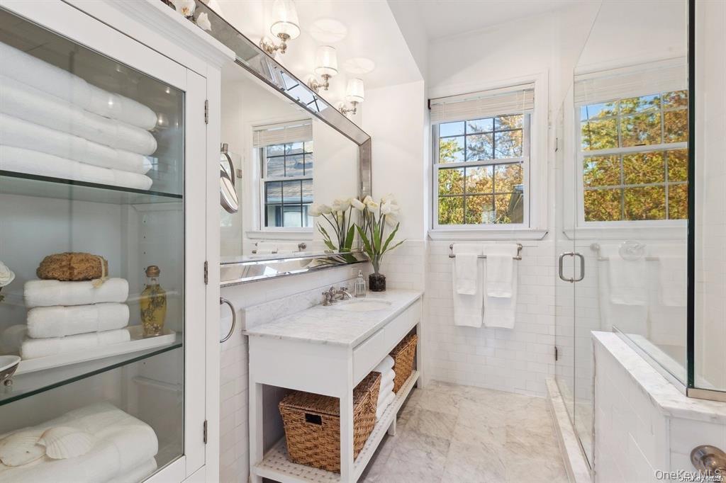 #17 photo, 56 Floral Parkway, ナッソー郡 Floral Park , NY 11001