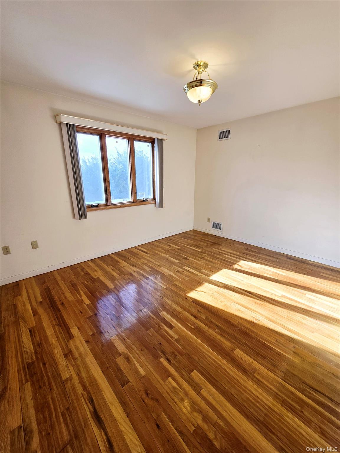 #8 photo, 159-42 81st Street, 皇后区 霍华德滩 Howard Beach , NY 11414