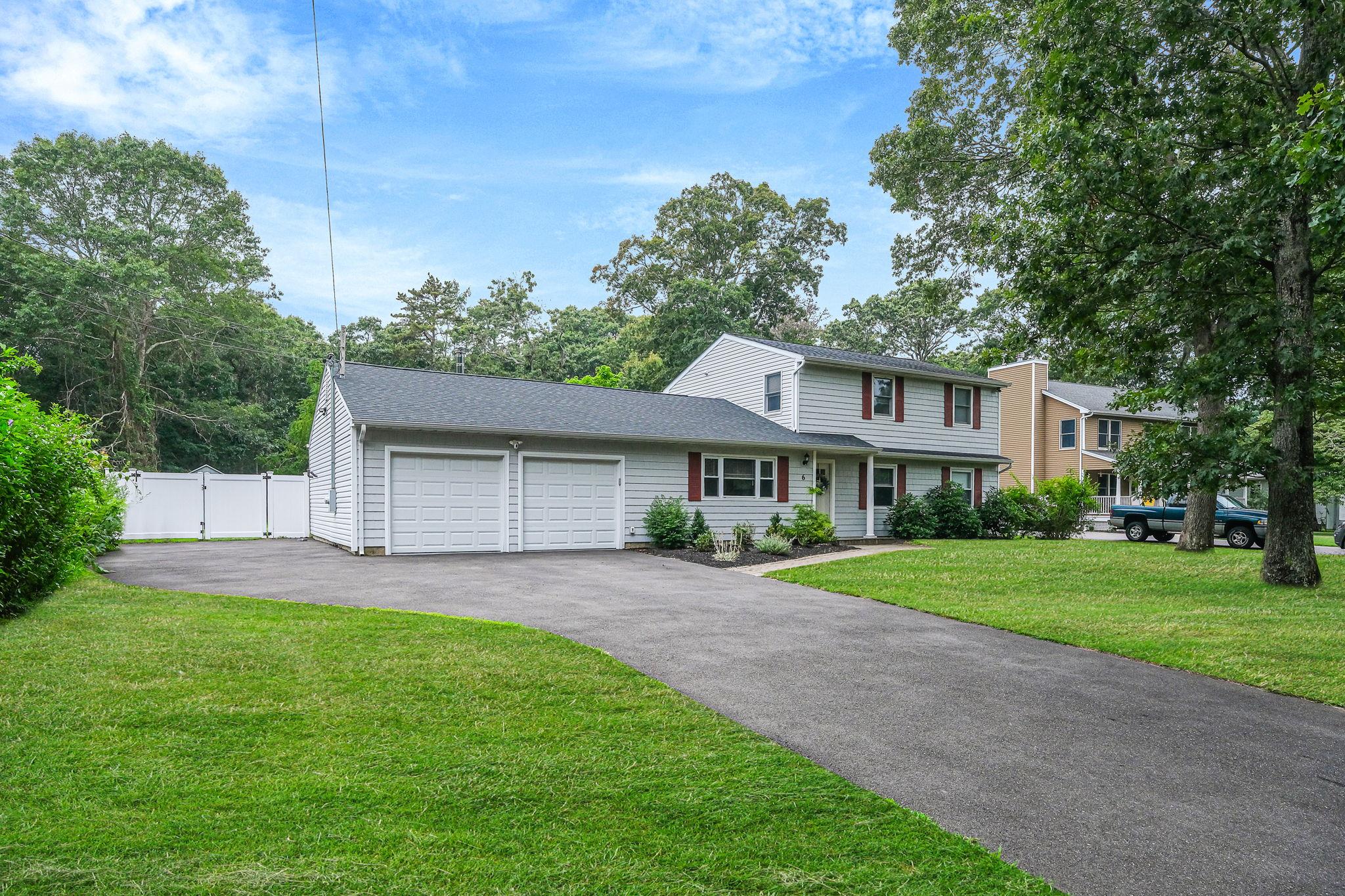 #1 photo, 6 Halsey Manor Road, サフォーク郡 Manorville , NY 11949