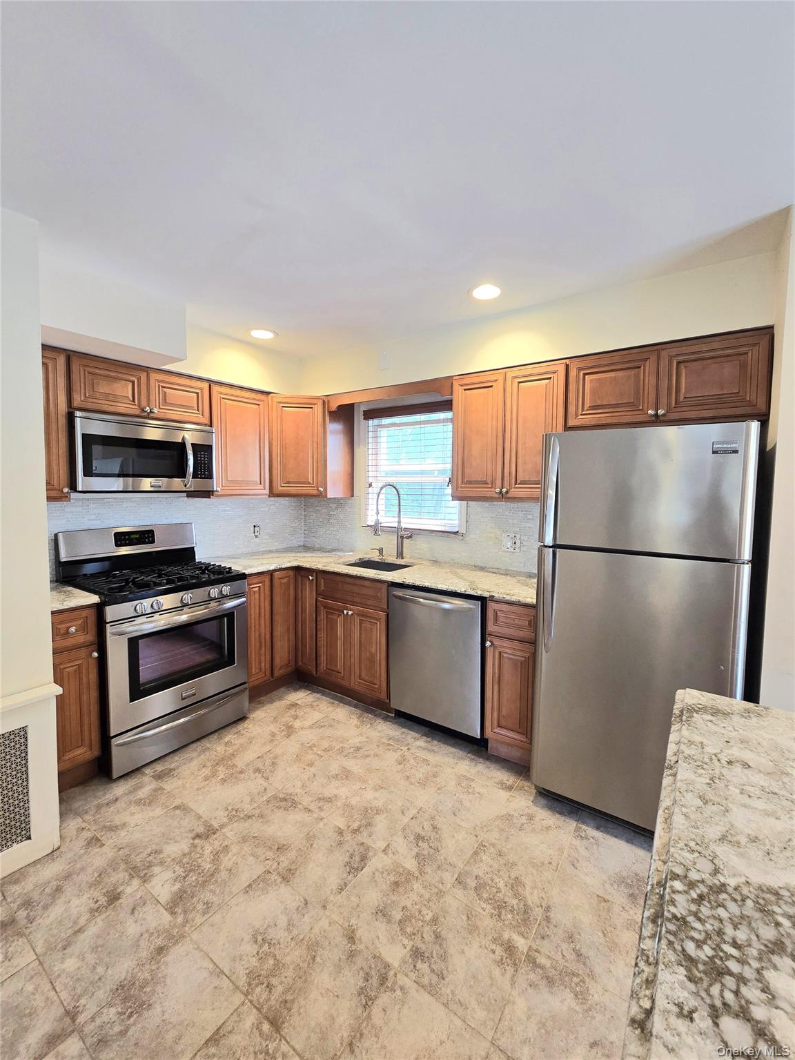 #4 photo, 15741 87th Street, 皇后区 霍华德滩 Howard Beach , NY 11414
