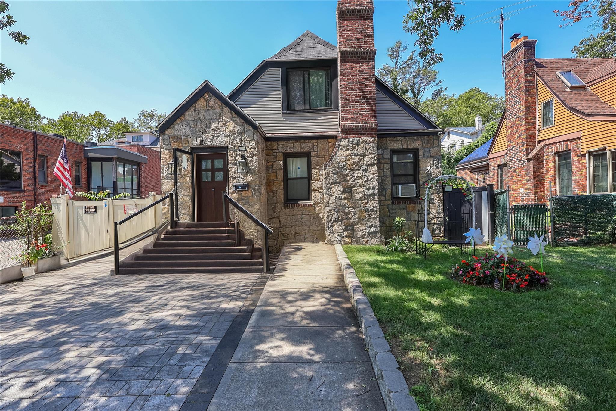 #1 photo, 8684 188th Street, クイーンズ区 Jamaica Estates , NY 11423