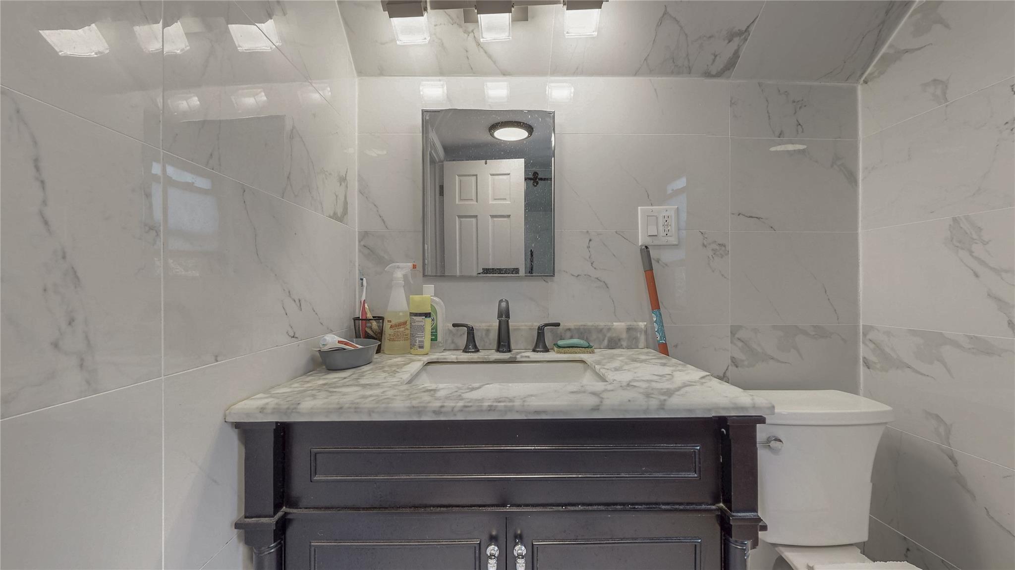 #14 photo, 8684 188th Street, クイーンズ区 Jamaica Estates , NY 11423