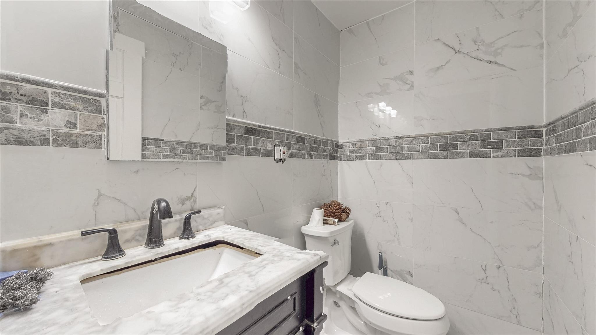 #18 photo, 8684 188th Street, クイーンズ区 Jamaica Estates , NY 11423