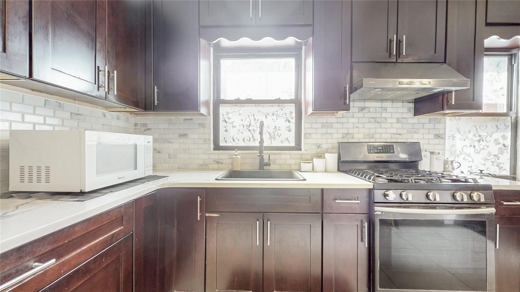 #5 photo, 8684 188th Street, クイーンズ区 Jamaica Estates , NY 11423