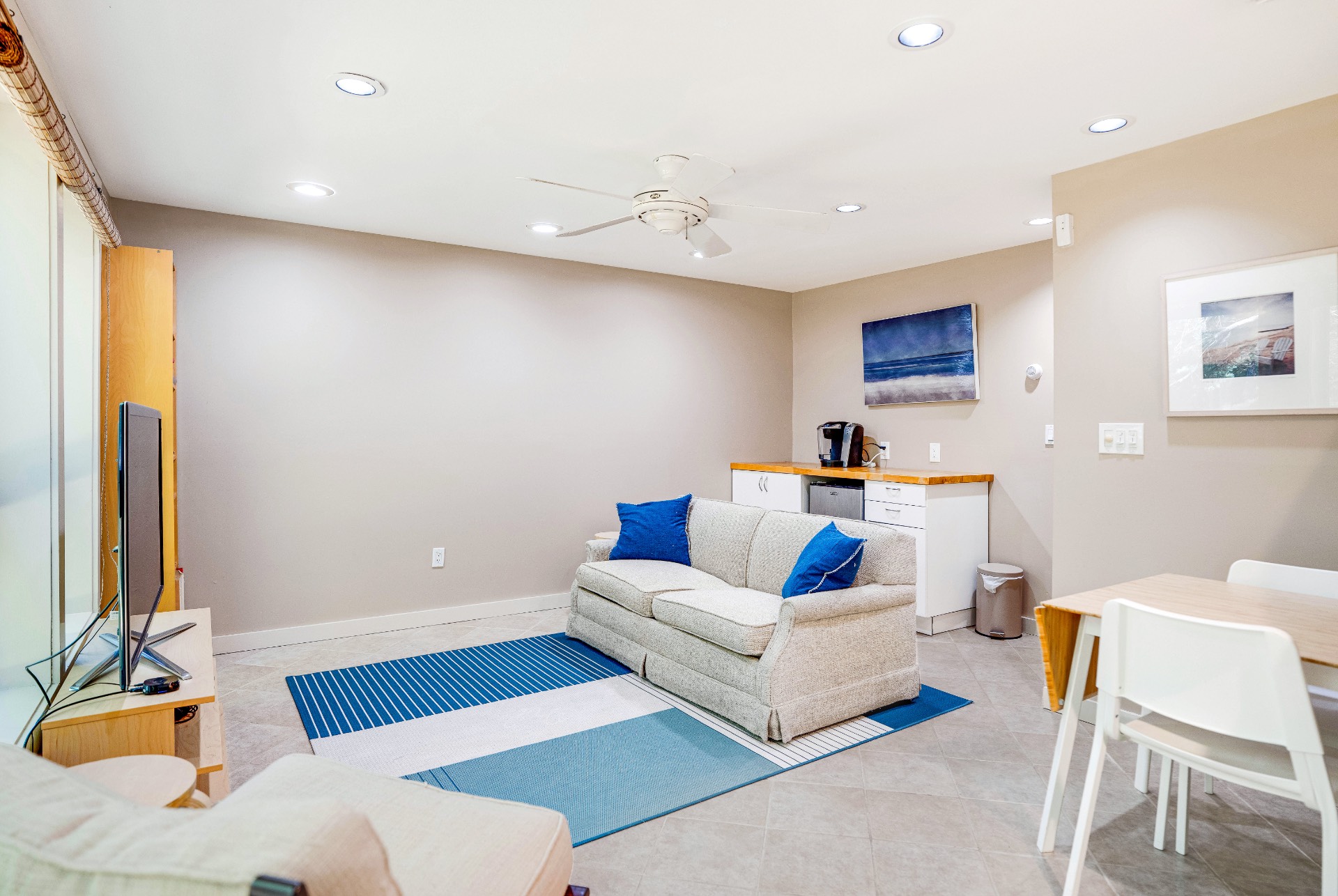 #16 photo, 187 Middle Highway, サフォーク郡 East Hampton , NY 11937