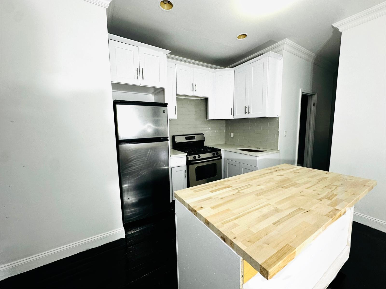 #2 photo, 1622 Adams, ブロンクス区 Bronx , NY 10460