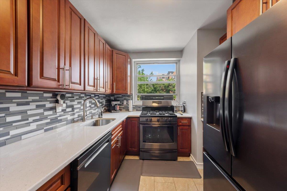 #15 photo, 804 Bronx River, 布朗士 Bronxville , NY 10708