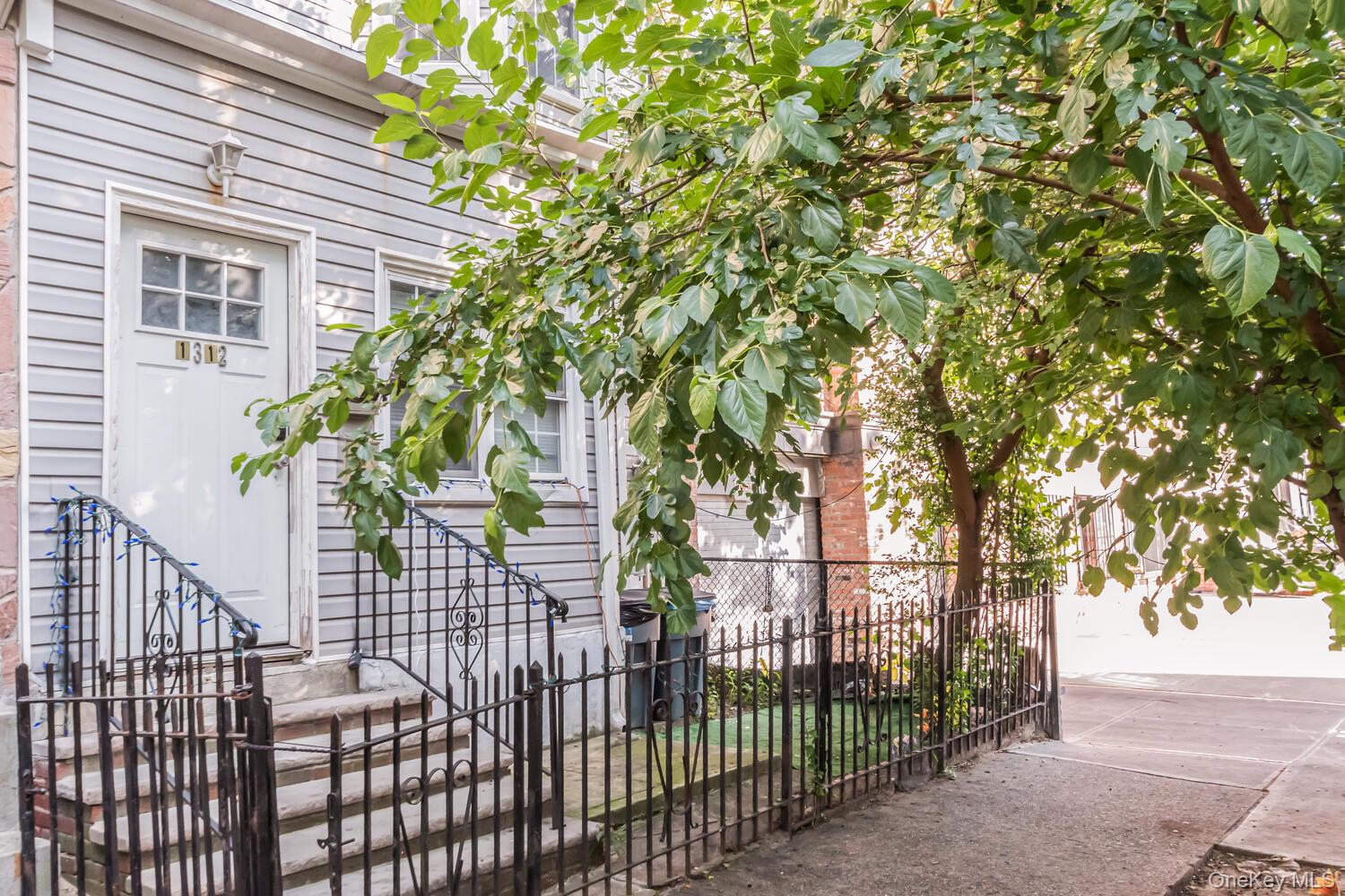 #1 photo, 1312 Findlay Avenue, 布朗士 Bronx , NY 10456