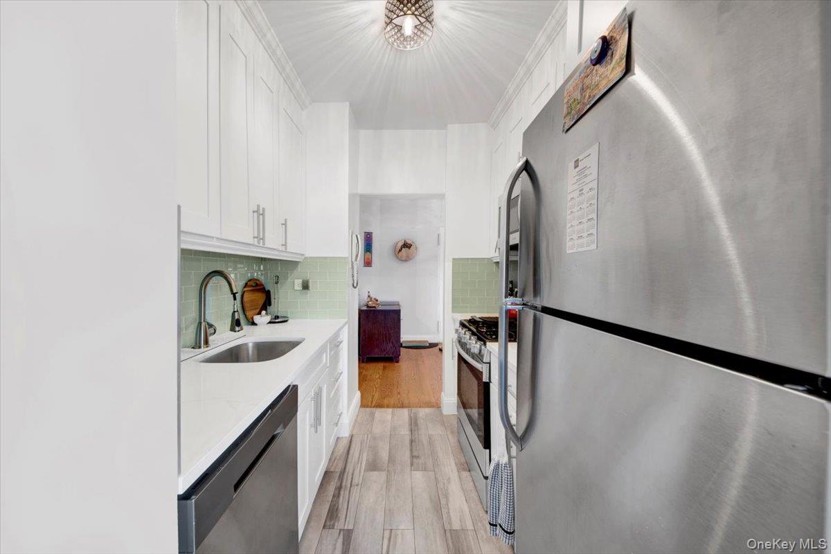 #9 photo, 3777 Independence Avenue, Bronx , NY 10463