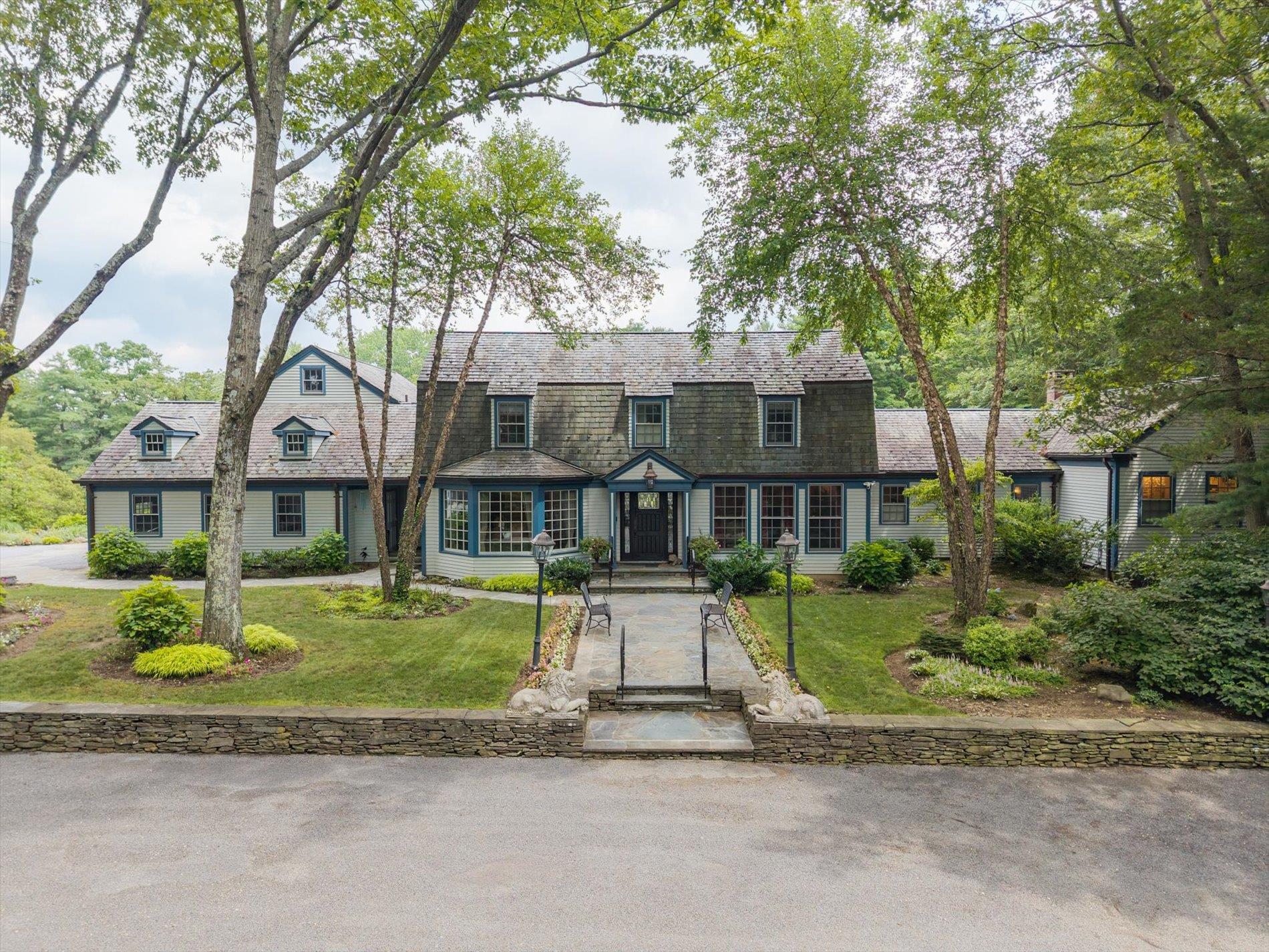 #1 photo, 4 Clock Tower Lane, Old Westbury , NY 11568