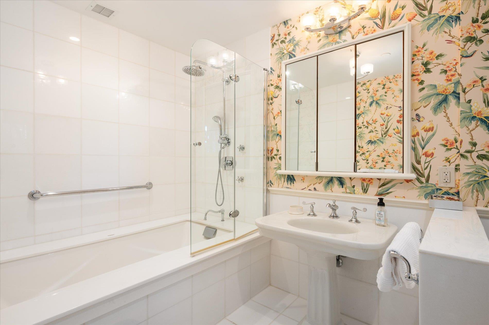 #15 photo, 4 Clock Tower Lane, ナッソー郡 Old Westbury , NY 11568